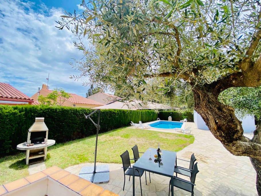 Villa Caramonte, En Costa Dorada Les Tres Cales Exterior photo